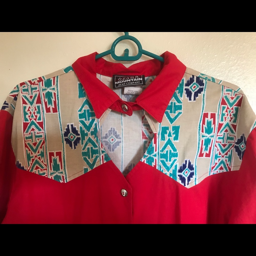 Keyhole Vintage Western Button up Blouse.